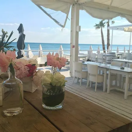 Fasthotel Est Parc Expo Szálloda