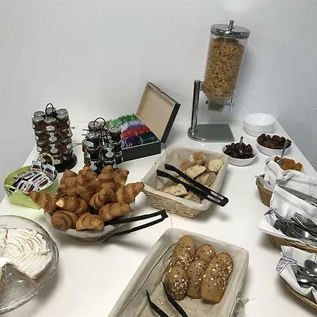 Fasthotel Est Parc Expo